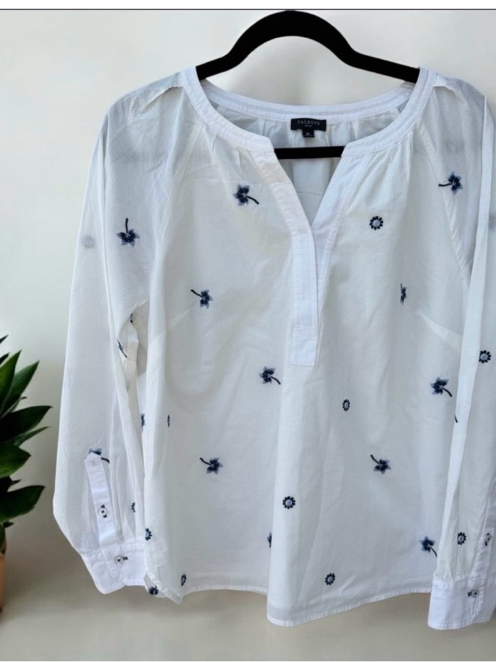 Talbots Embroidered Popover Tossed Ditsy Nlouse Medium Petite